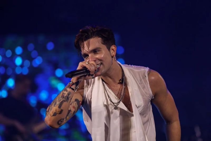 Luan Santana volta a Araxá brilhar nesta sexta e promete show eletrizante.