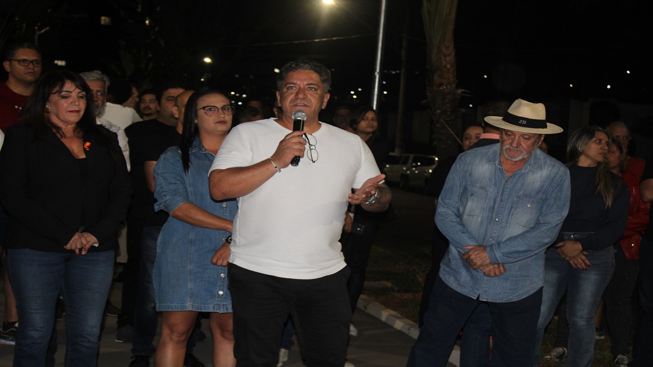 Prefeitura inaugura 7,2 km de iluminação em avenidas com o projeto Caminhada Iluminada
