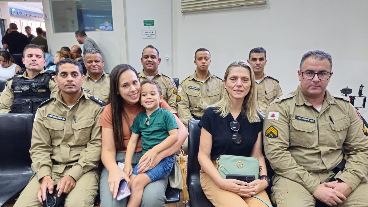Policia  Militar de Araxá recebem Moção de Reconhecimento e Aplausos pelo salvamento de récem nascido.