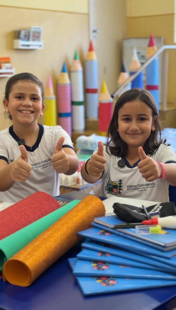 Prefeitura de Araxá inicia entrega de kits escolares para alunos da rede municipal