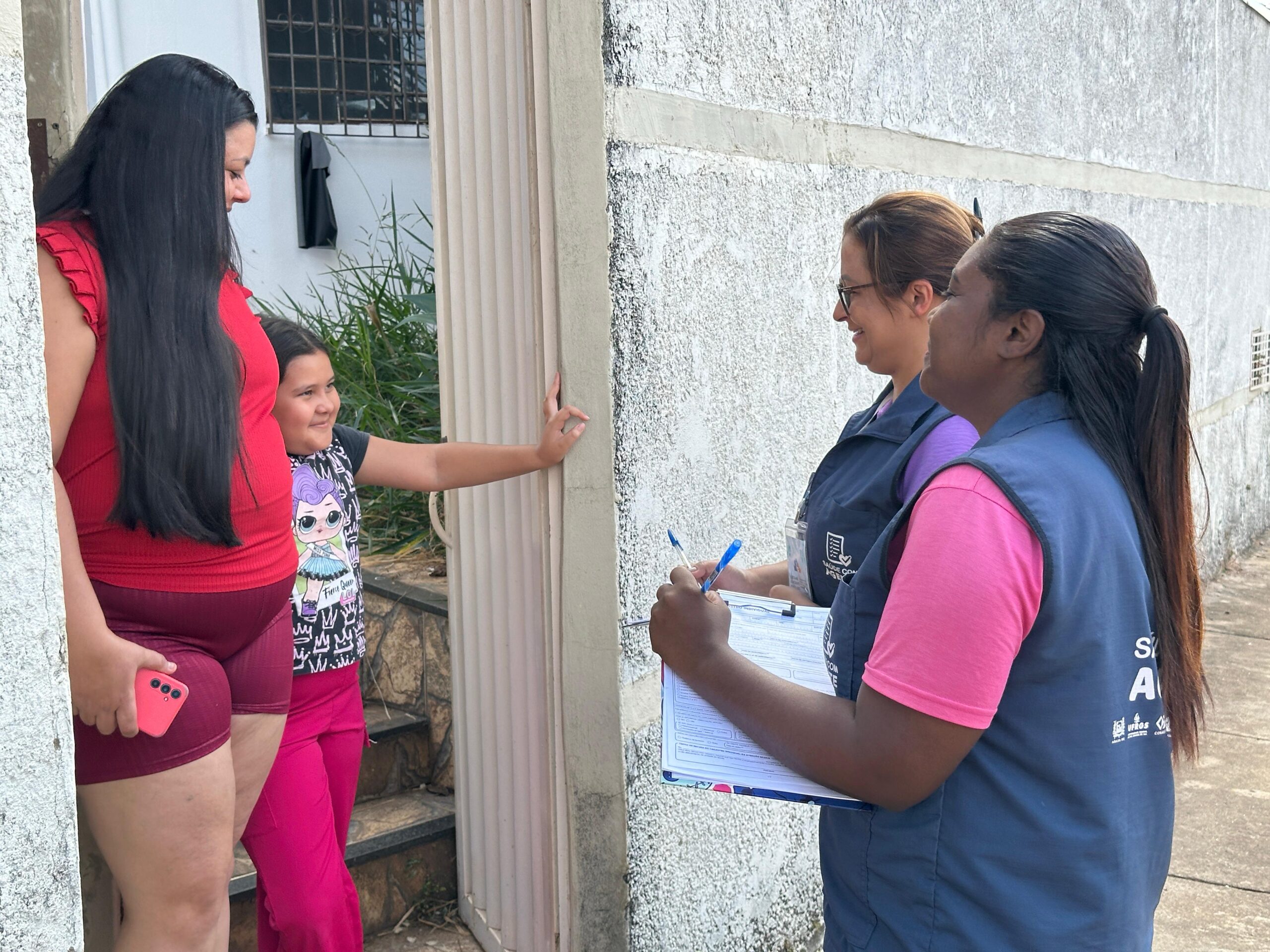 Estratégia Saúde da Família (ESF) fazem visitas nos domicílios  nos  bairro Jardim Esplêndido e Oliveiras.