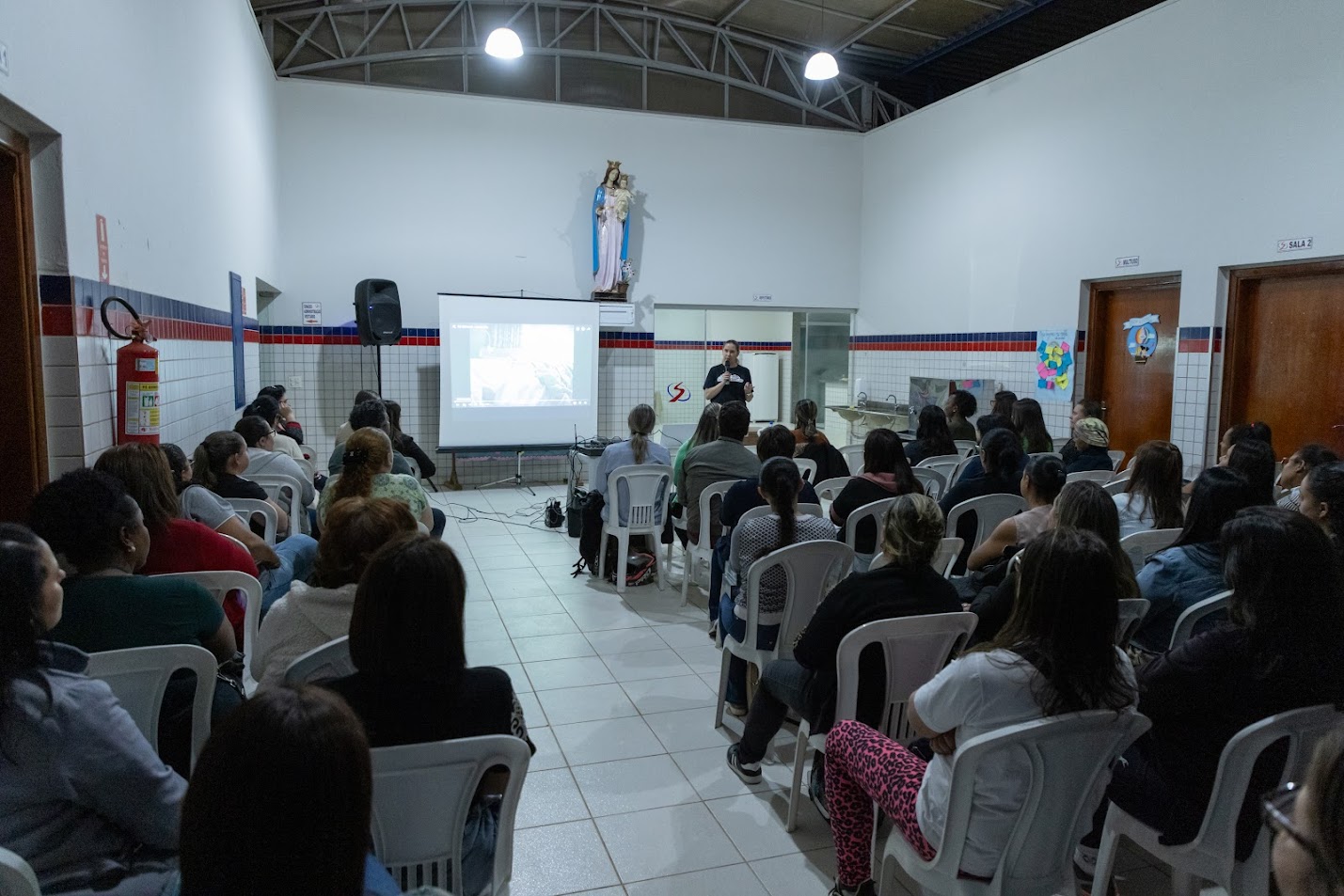 Profissionais do Tempo Integral participam de capacitação do Projeto Escola Mágica em Araxá