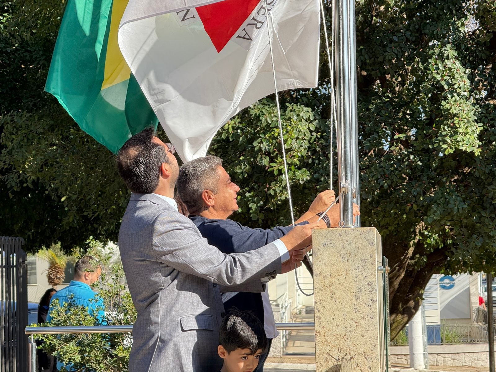 Prefeitura de Araxá abre oficialmente a Semana da Pátria 2025 com solenidade cívica na Praça Arthur Bernardes