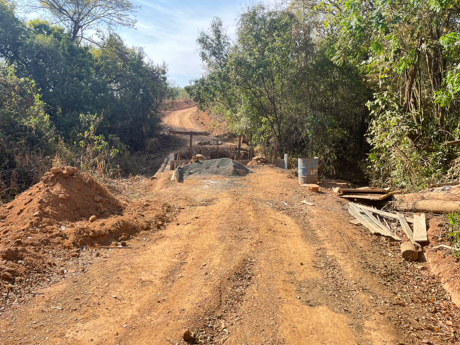 Prefeitura realiza construção de nova ponte na Região do Quebra-Canga