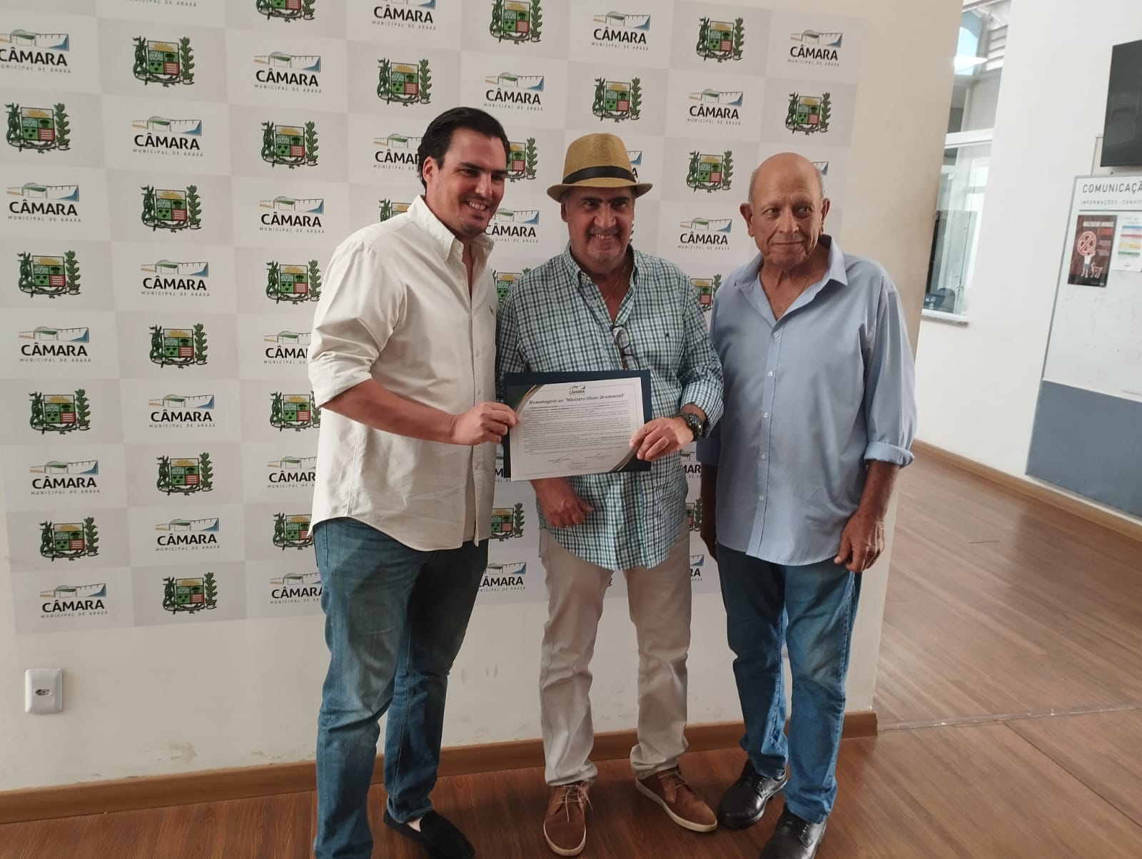 CÂMARA MUNICIPAL DE ARAXÁ HOMENAGEIA “ OLAVO DRUMMOND”.ATRAVÉS DE MONÇÃO DO  VEREADOR ROBERTO SINDICATO