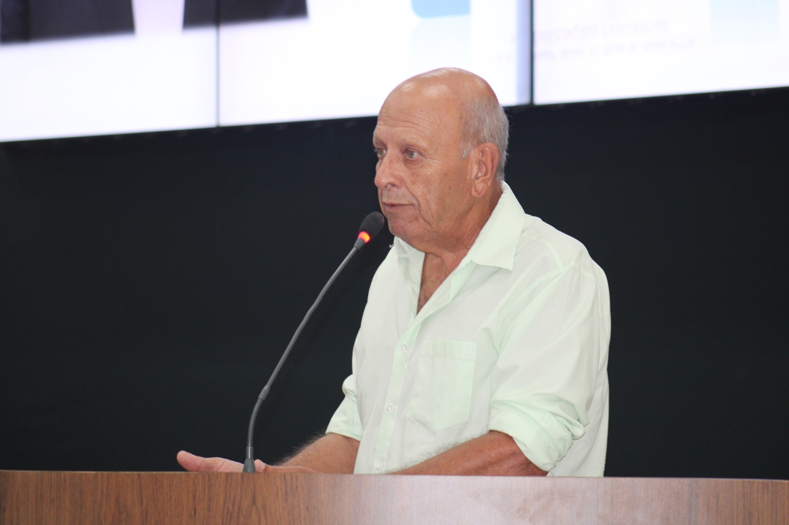 Vereador Roberto do Sindicato requer que seja aplicada a lei Municipal em Bares e Lanchonetes com  leitura em braille nos cardápios