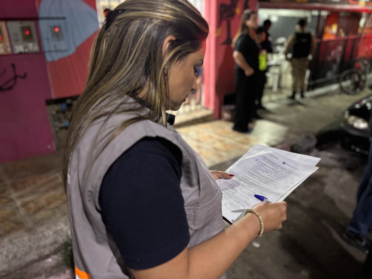 Operação fiscaliza segurança, alvarás e condições sanitárias em bares de Araxá 