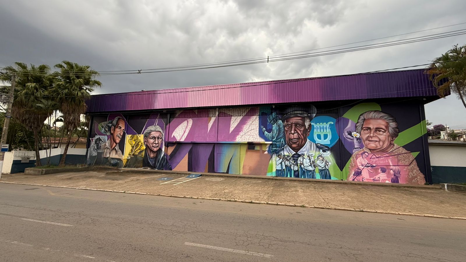 Ginásio Santa Luzia ganha mural que celebra a história e a memória afetiva de Araxá