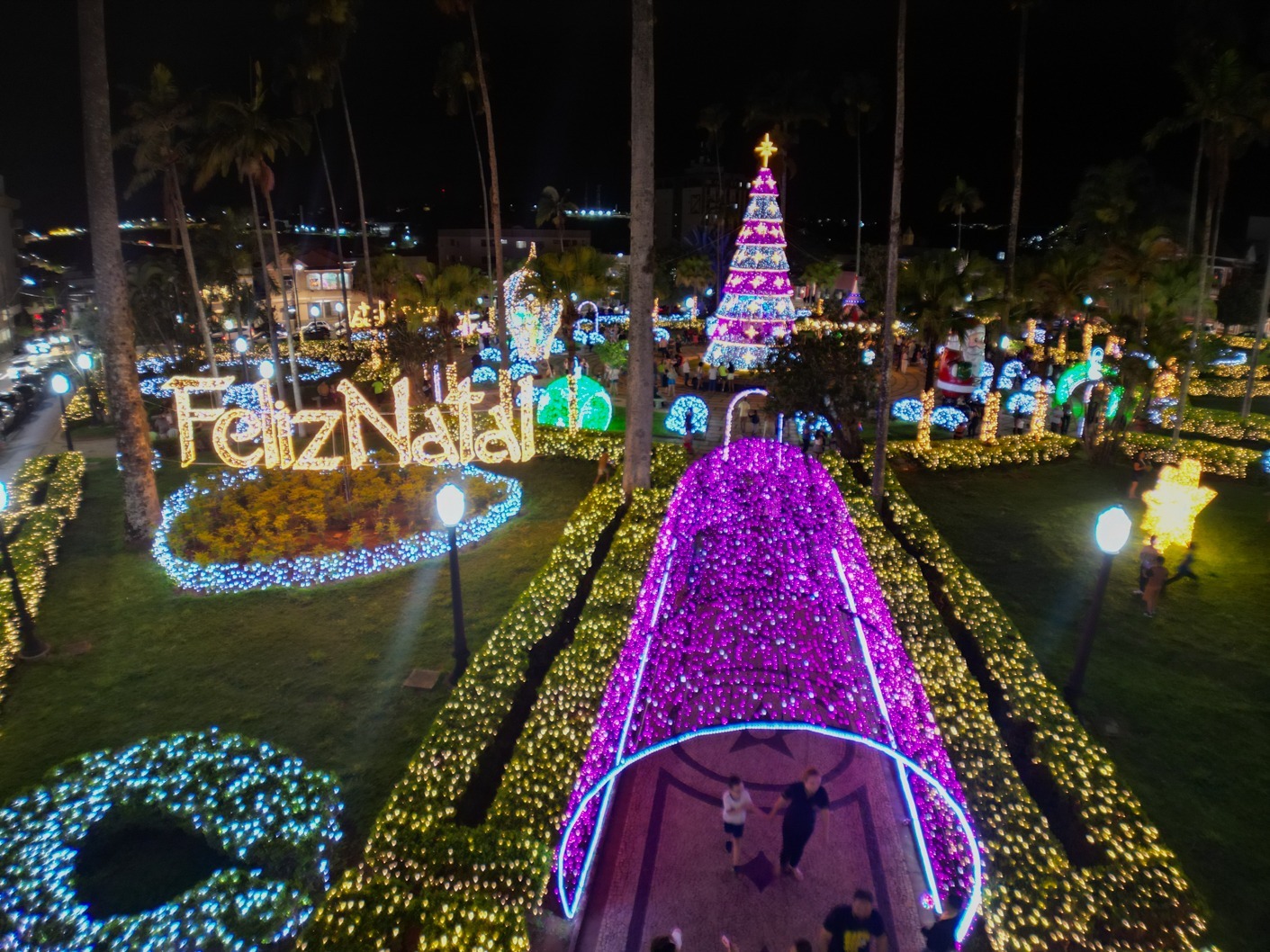 Araxá lança nesta quarta (19) o maior Natal iluminado da história