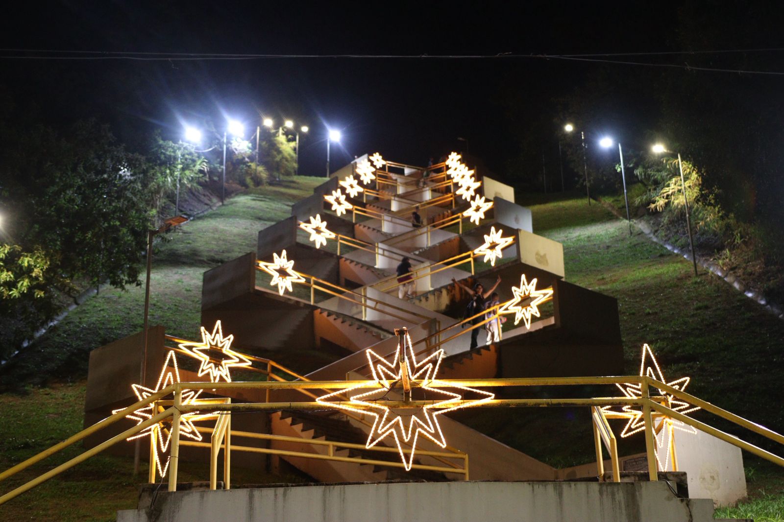 Natal Iluminado em Araxá leva luzes aos quatros cantos da cidade