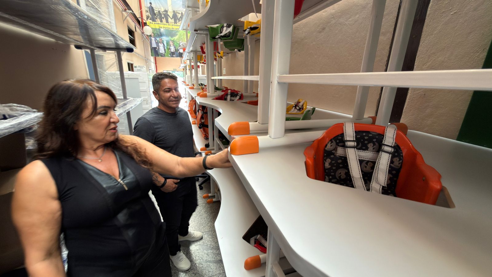 Prefeitura de Araxá reforça infraestrutura das escolas com novos móveis e equipamentos