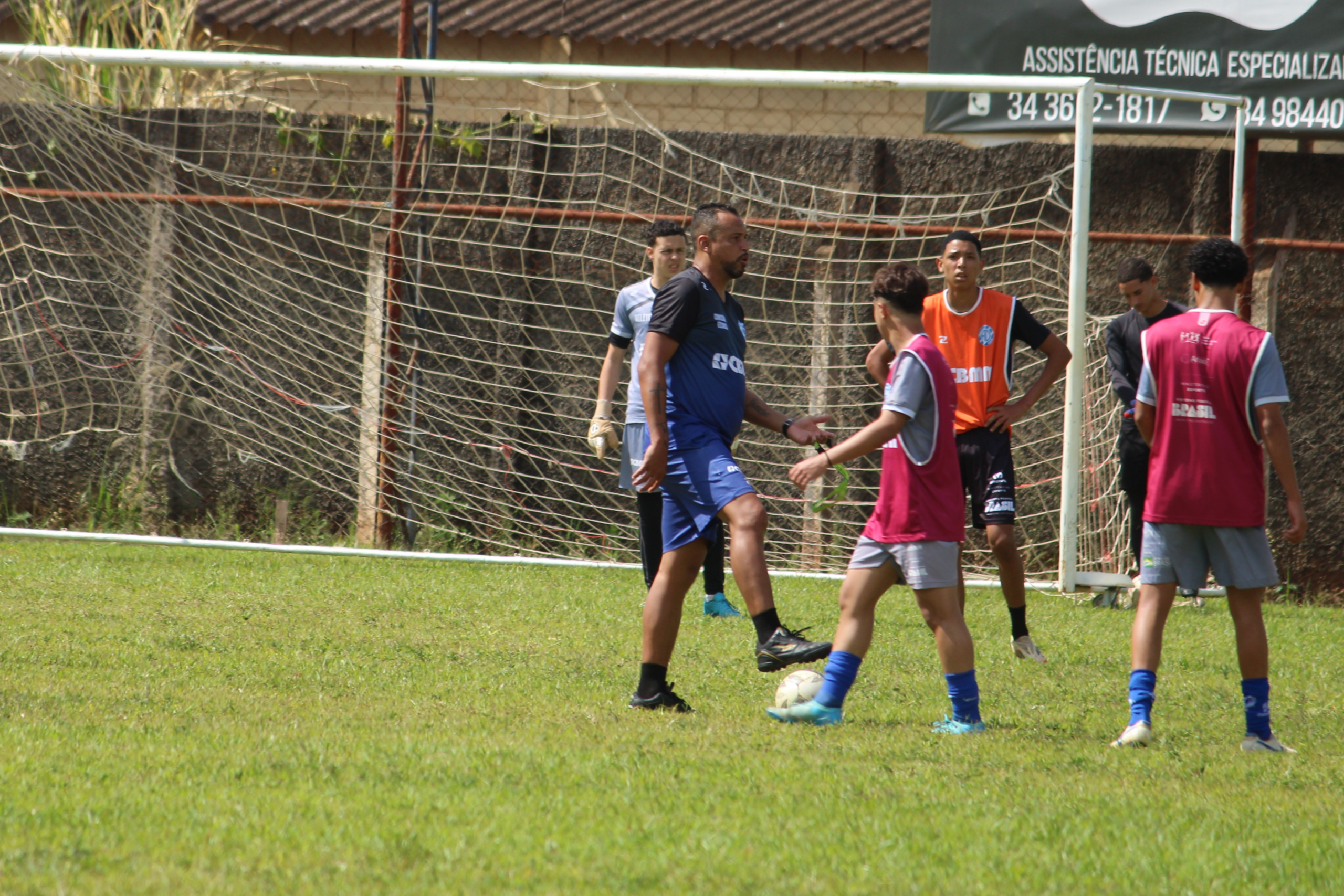 Dínamo de Araxá apresenta novos técnicos e intensifica preparação para o Mineiro 2026