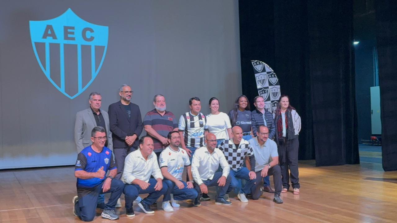 Araxá Esporte Clube SAF apresenta novos uniformes e reforça projeto de retomada para 2026