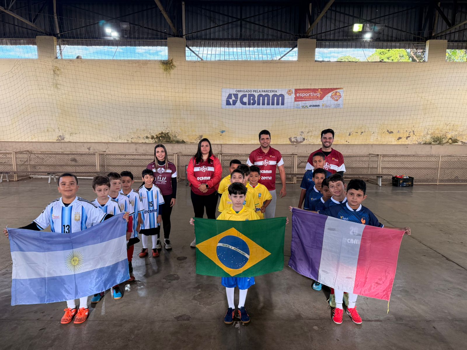 Projeto Futuros Campeões promove Copa do Mundo de Futsal em comemoração aos 10 anos da Associação Esportiva Araxaense