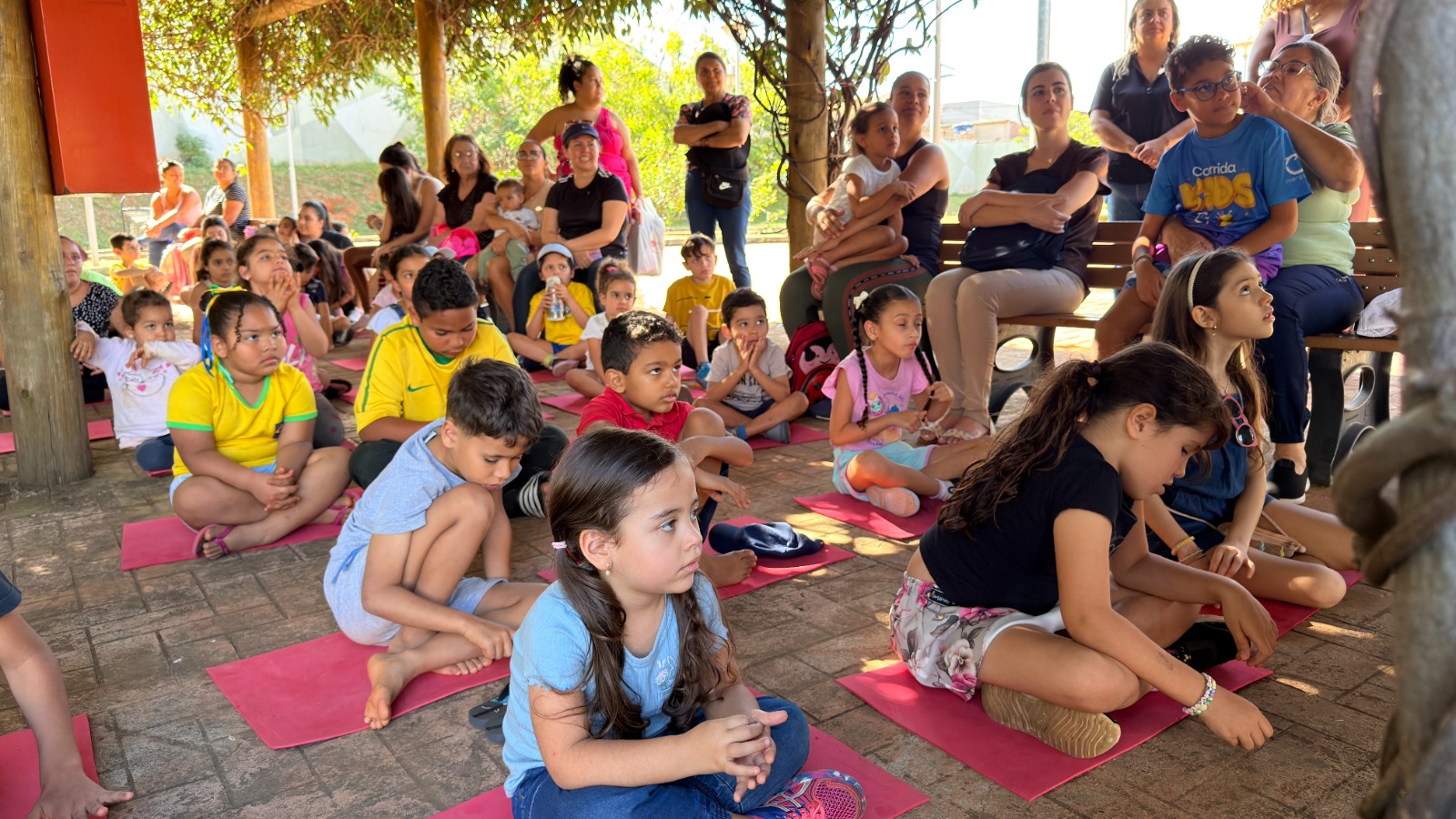 Projeto Museus em Movimento reúne crianças e adolesces em araxa no Parque do Cristo